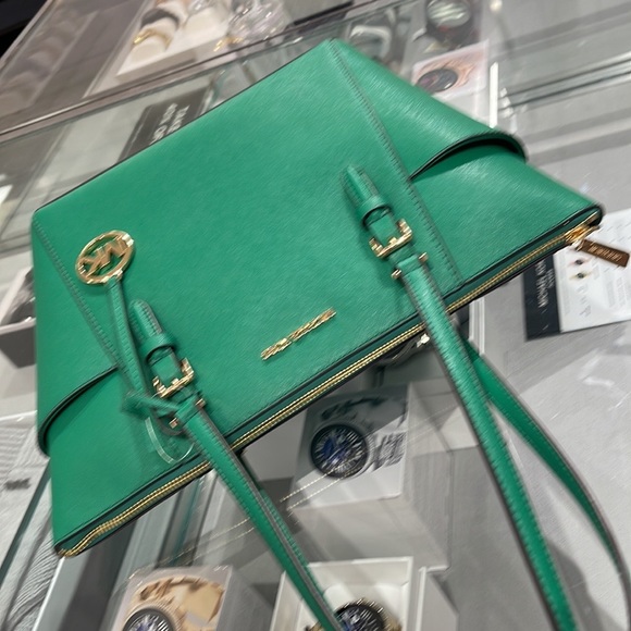 MICHAEL KORS Charlotte Large Leather Top-Zip Tote
Palmetto Green - Picture 7 of 16